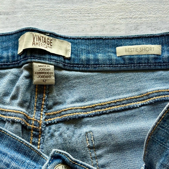 Vintage America Blues Women’s Size 12 Bestie Shorts Embroidered Floral Jeans - Picture 2 of 8